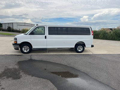 2025 Chevrolet Express Passenger 1LT