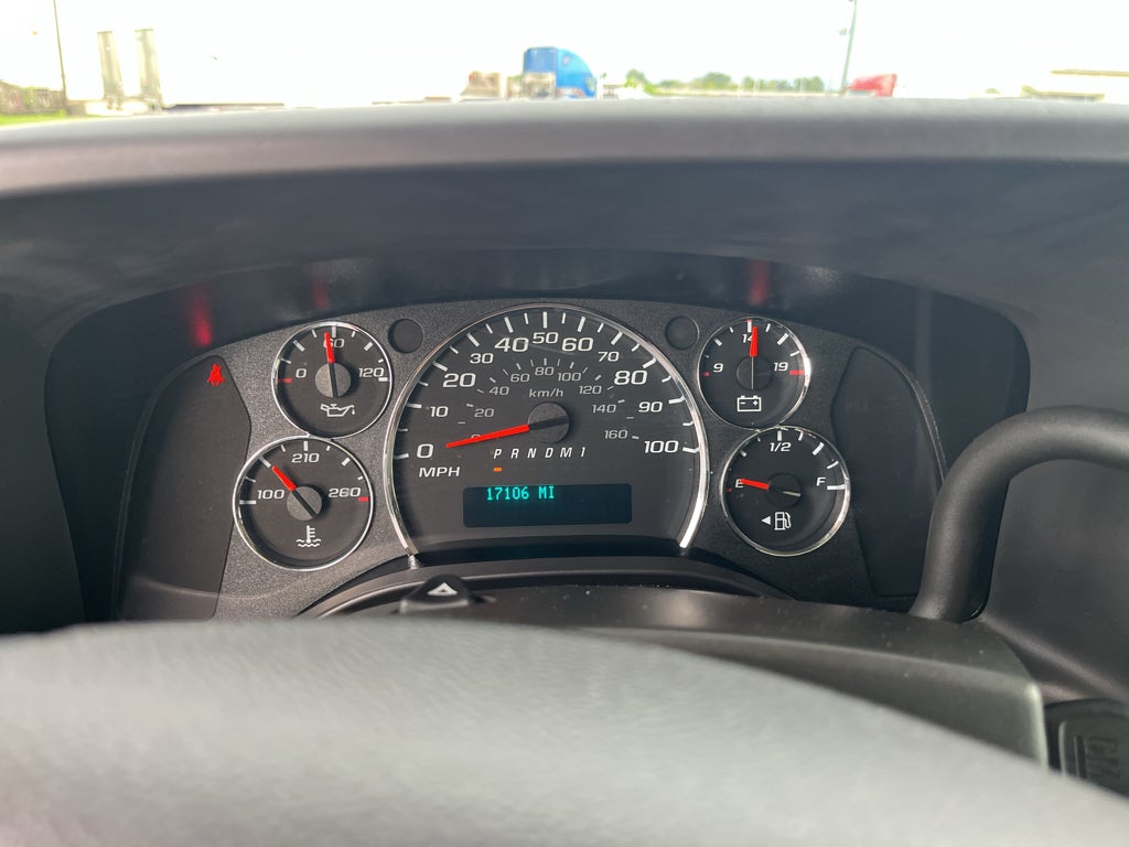 2025 Chevrolet Express Passenger 1LT