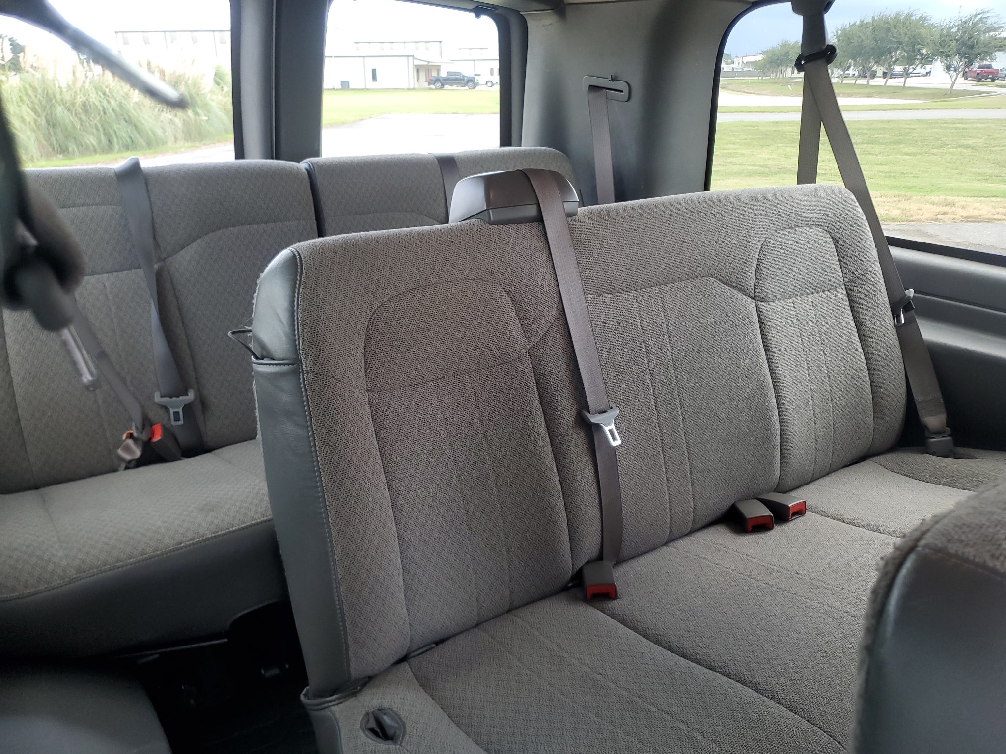 2025 GMC Savana Passenger LT
