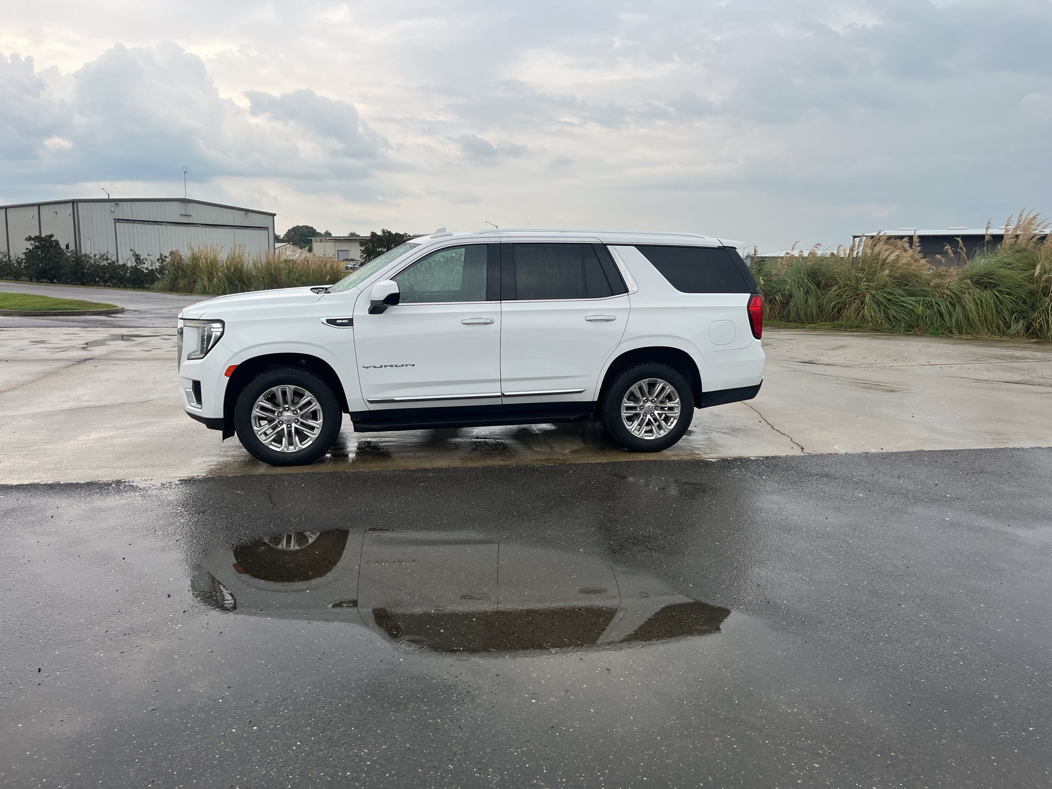 2023 GMC Yukon SLT