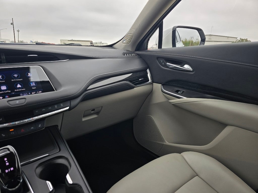 2022 Cadillac XT4 Premium Luxury