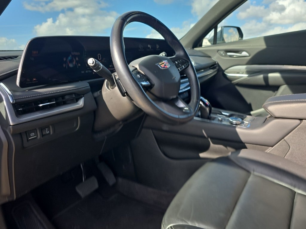 2024 Cadillac XT4 Premium Luxury