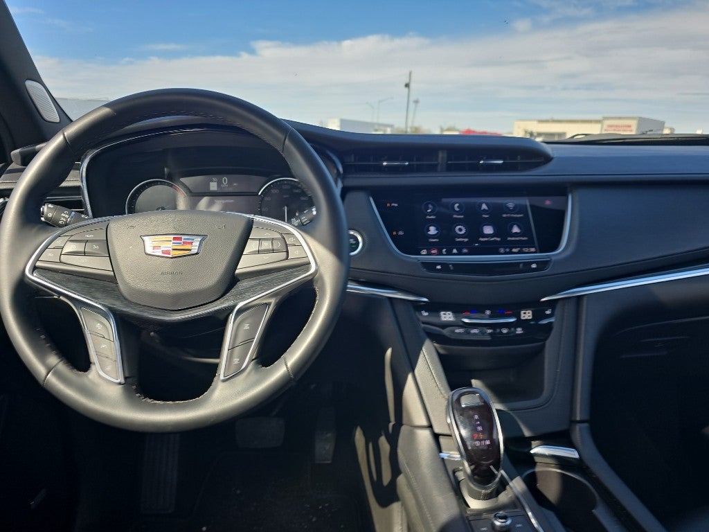 2025 Cadillac XT5 Premium Luxury