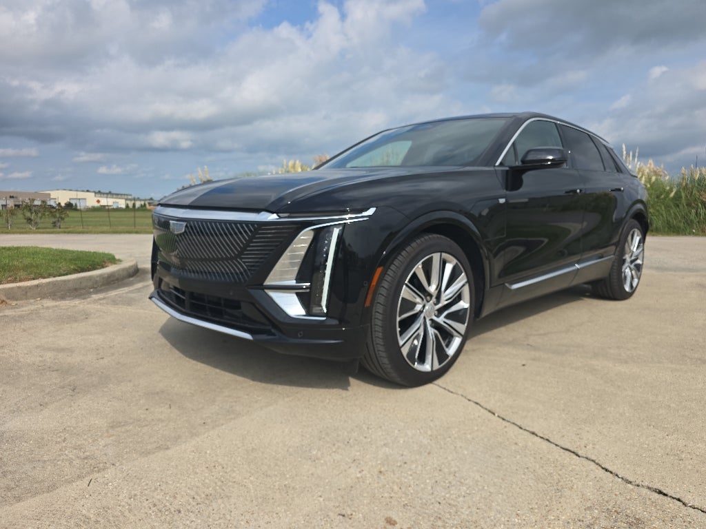2025 Cadillac LYRIQ Luxury 3