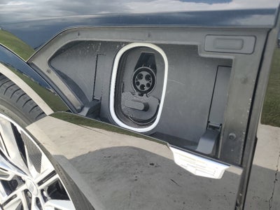 2025 Cadillac LYRIQ Luxury 3