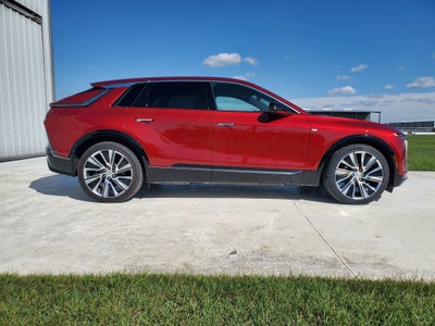 2025 Cadillac LYRIQ Luxury 3