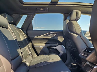 2025 Cadillac LYRIQ Luxury 3
