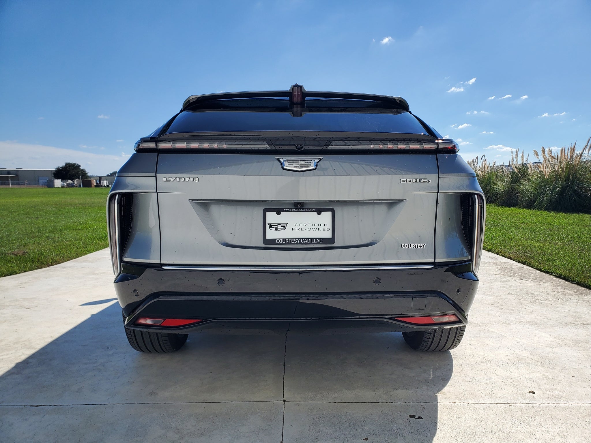 2025 Cadillac LYRIQ Luxury 3