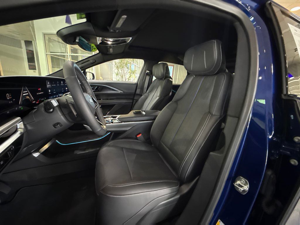 2025 Cadillac LYRIQ Sport 1