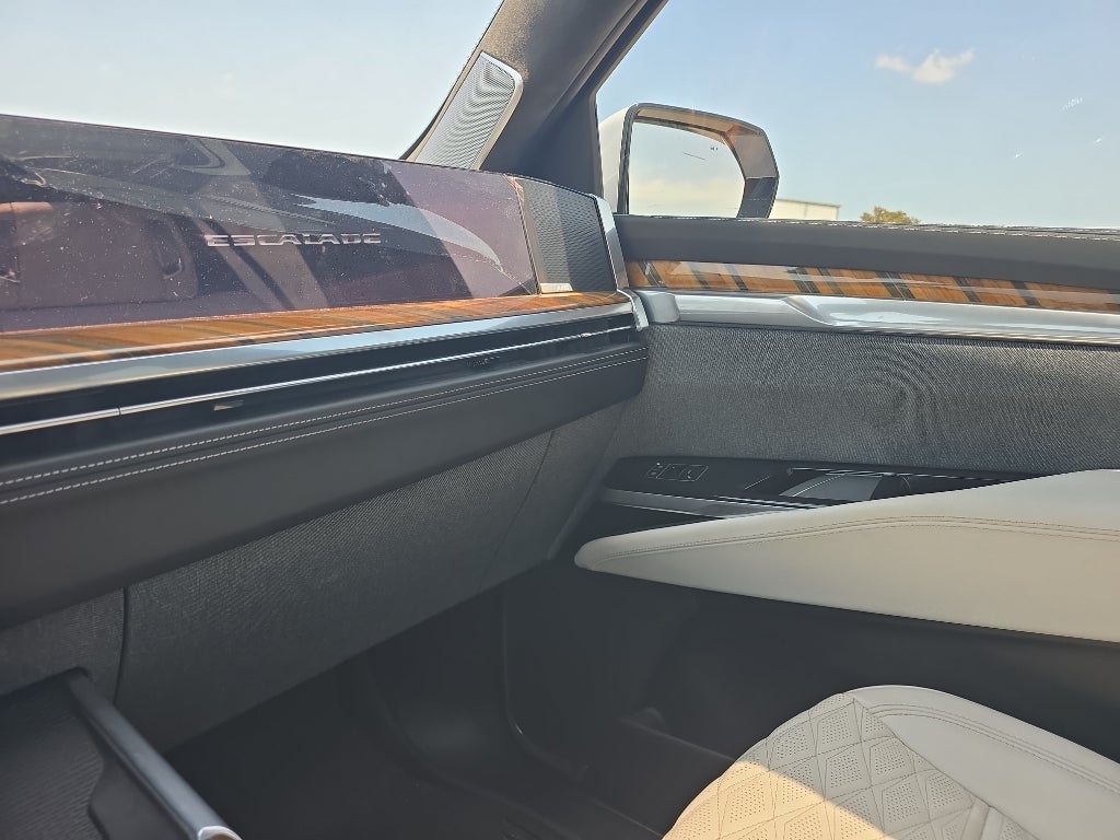 2025 Cadillac Escalade Sport Platinum