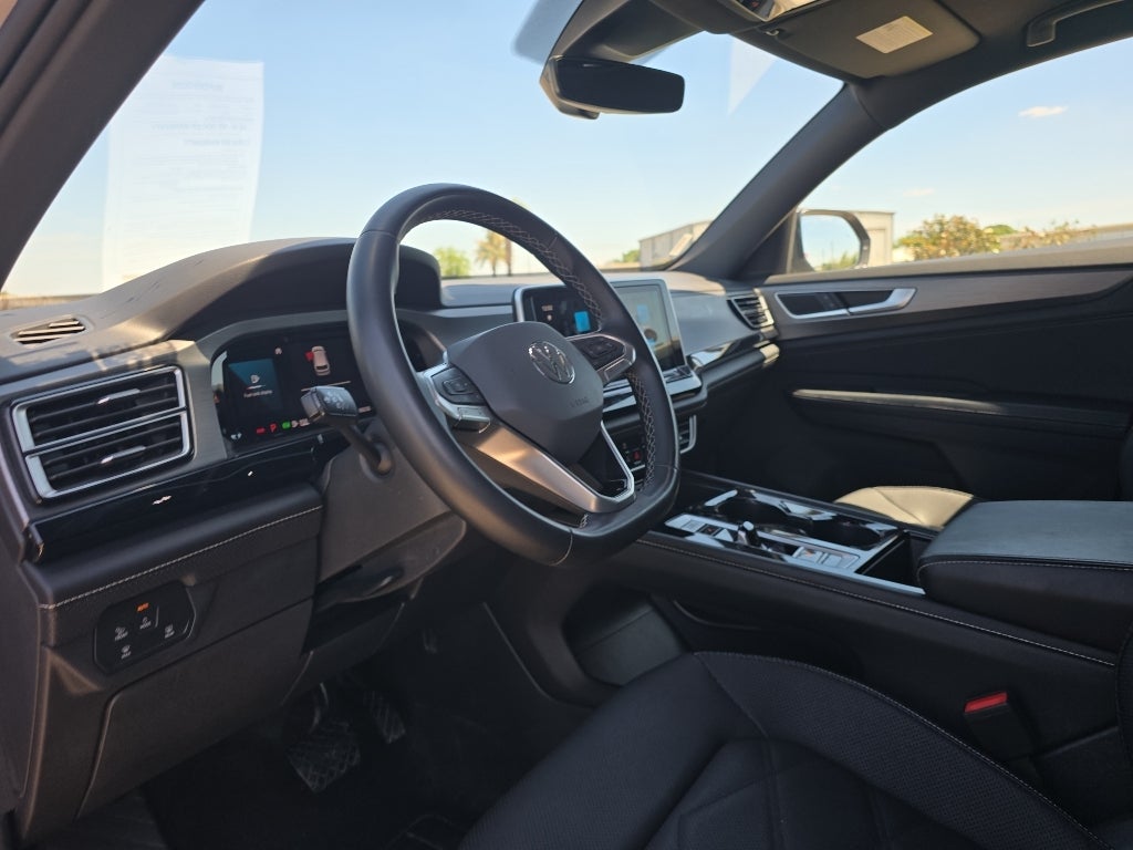 2024 Volkswagen Atlas Cross Sport 2.0T SE w/Technology