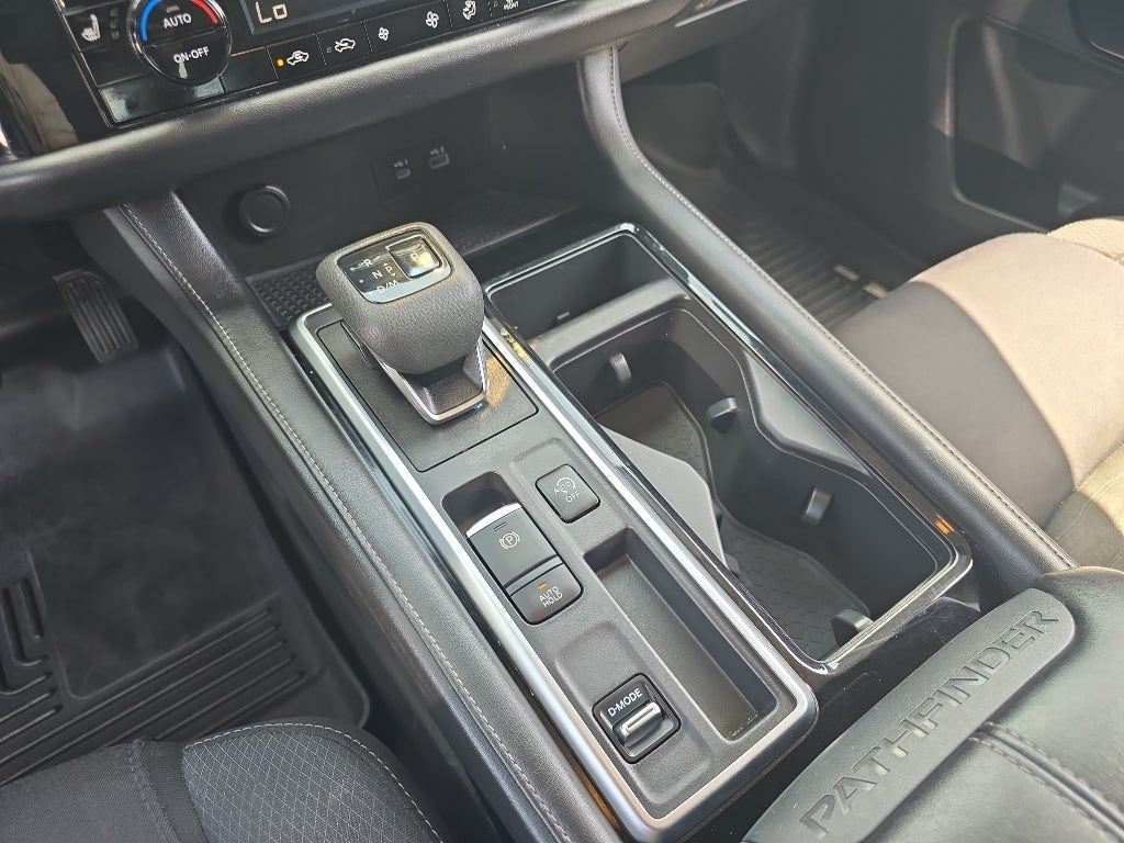2022 Nissan Pathfinder SV