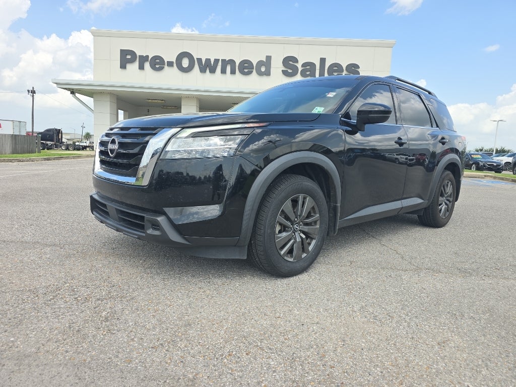 2022 Nissan Pathfinder SV