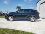 2025 Toyota Highlander LE