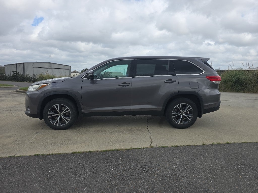 2019 Toyota Highlander LE