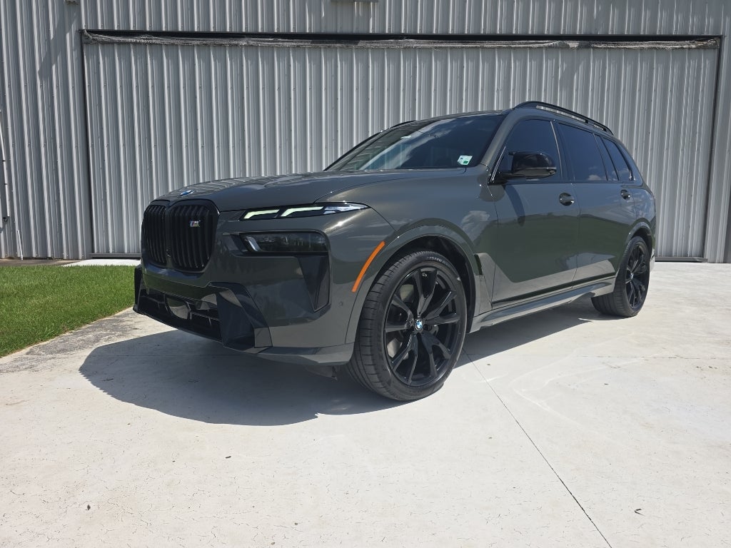 2025 BMW X7 M60i