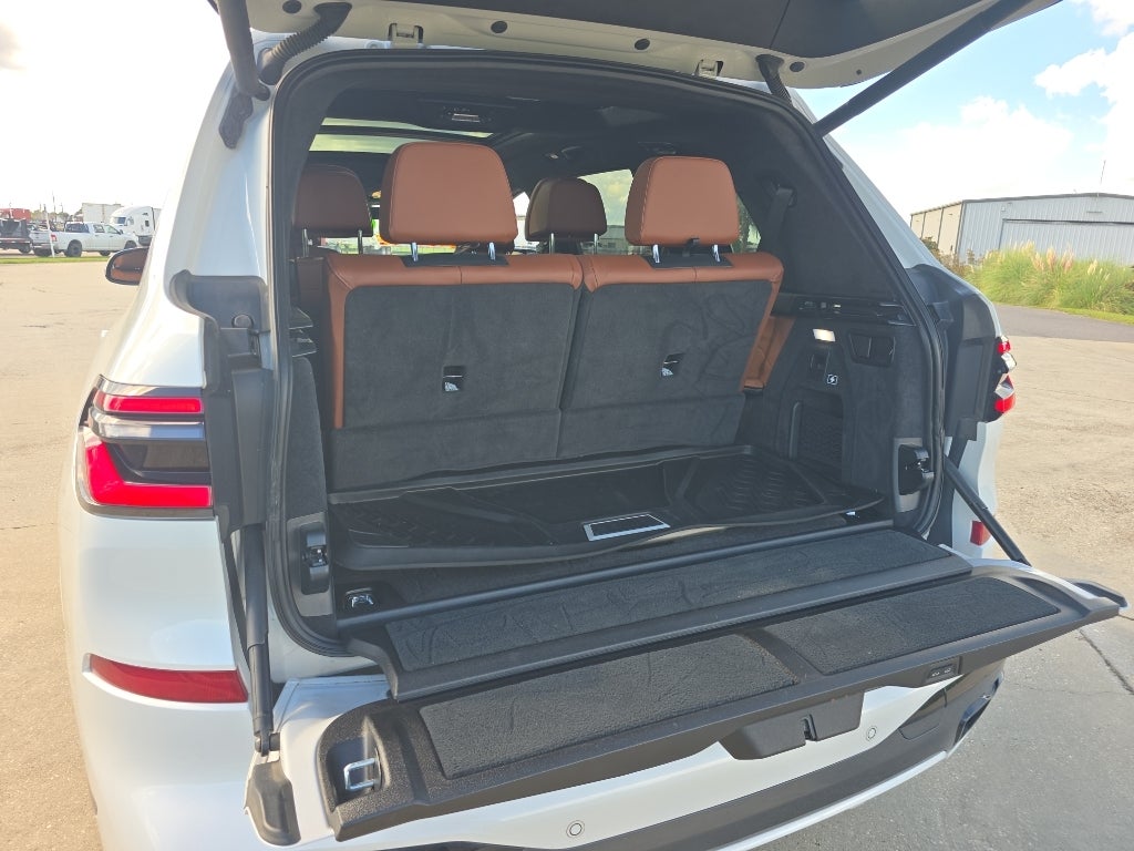 2024 BMW X7 M60i