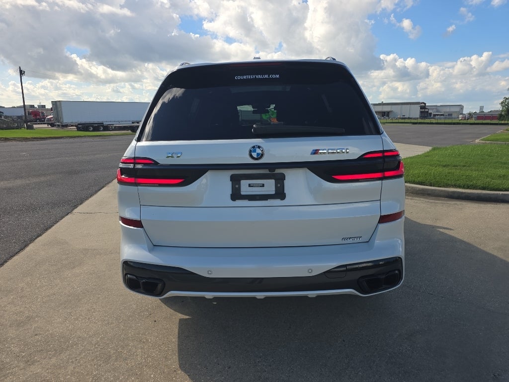2024 BMW X7 M60i