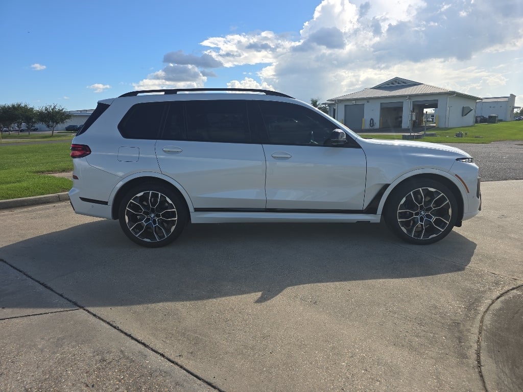 2024 BMW X7 M60i