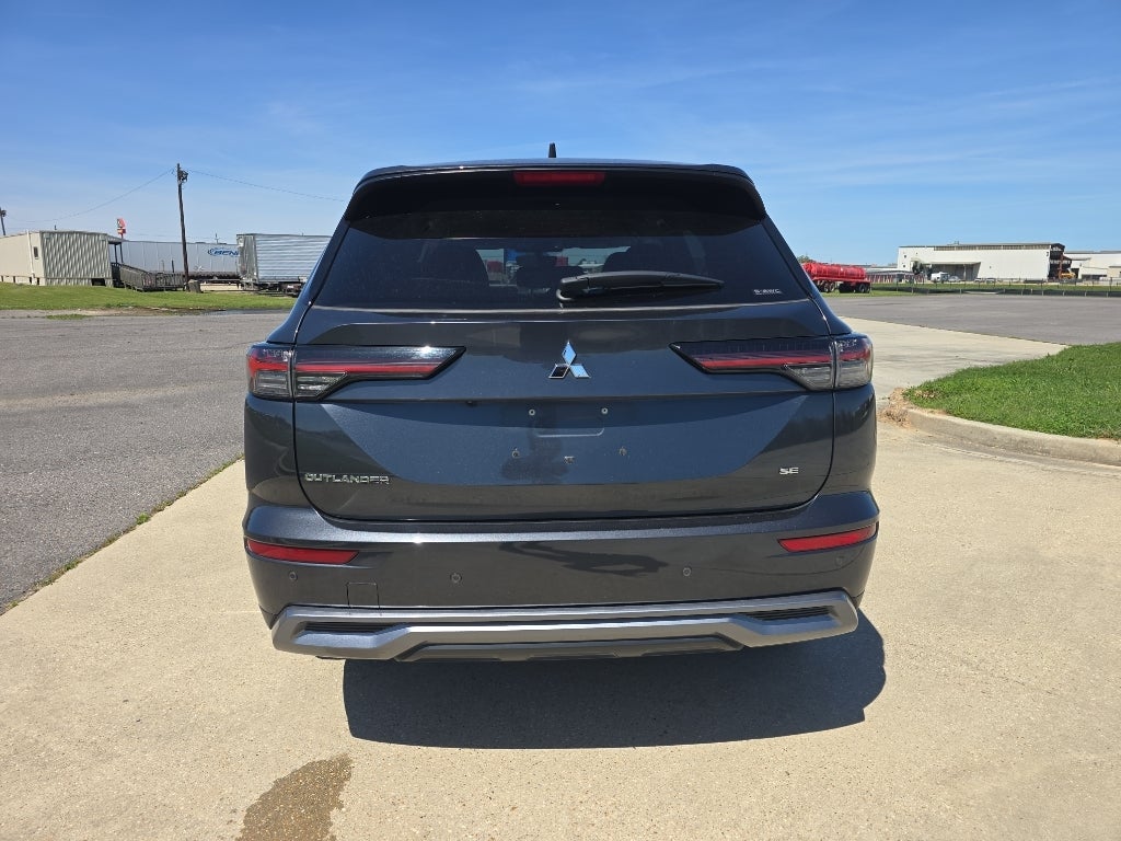2025 Mitsubishi Outlander SE