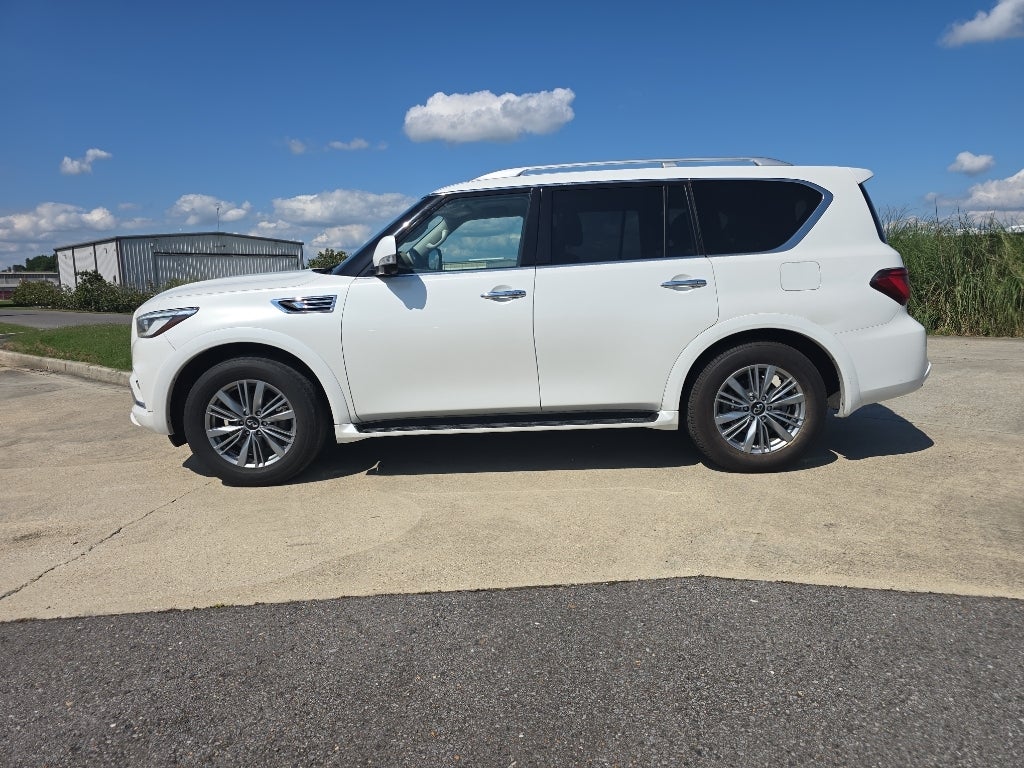 2024 INFINITI QX80 LUXE