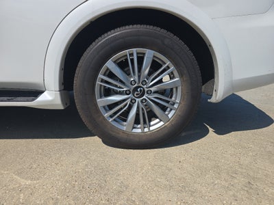 2024 INFINITI QX80 LUXE