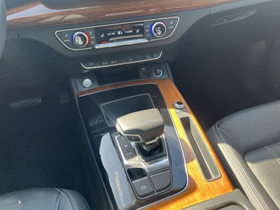 2022 Audi Q5 S line Premium