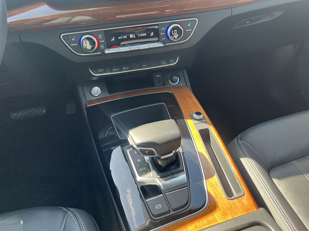 2022 Audi Q5 S line Premium