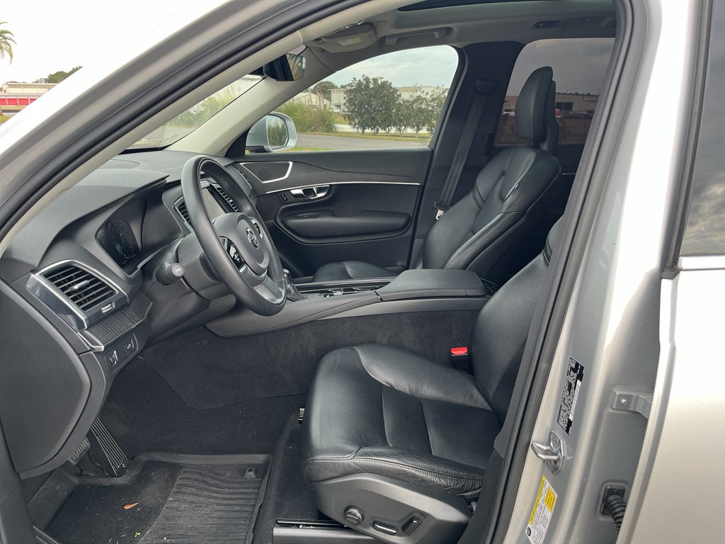 2020 Volvo XC90 Momentum